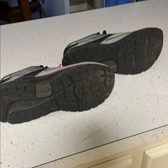 Brooks Gray and Pink Athletic Shoes for Performance - Picture 3 of 4
